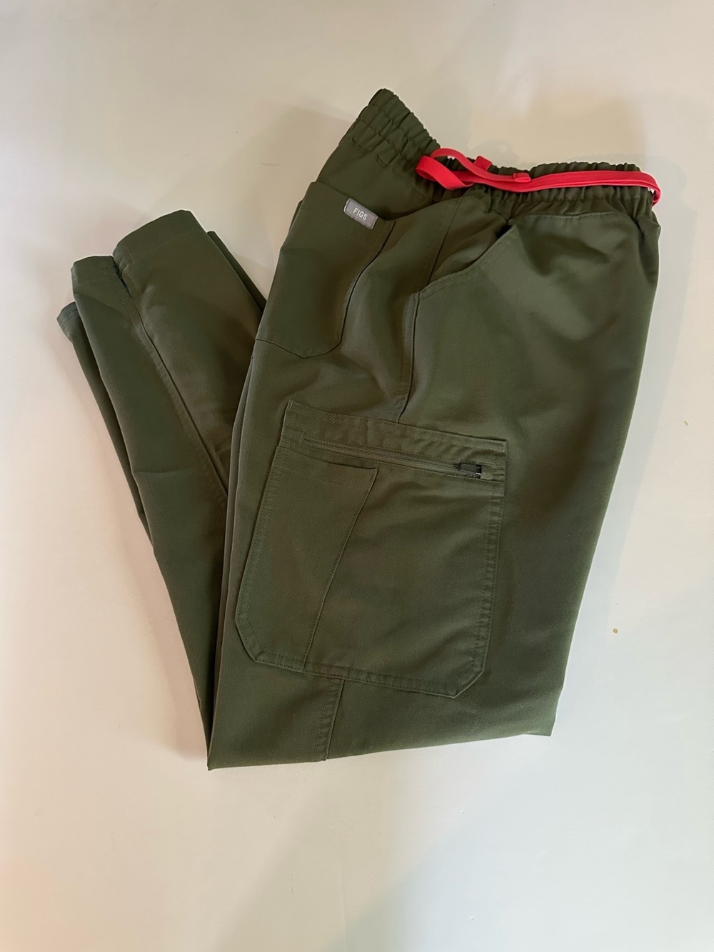 Figs women Olive Cargo Pants - Military Green - Picture 2 of 6